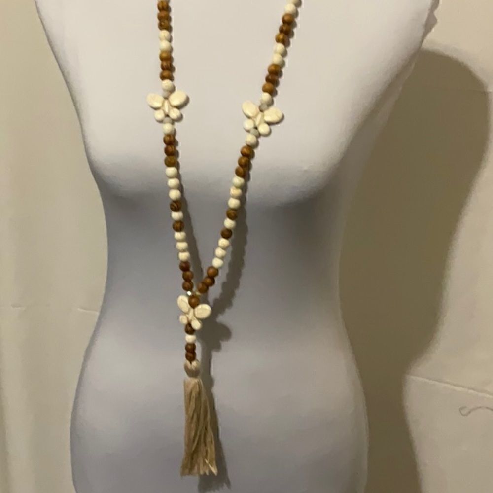 NWT butterfly necklace